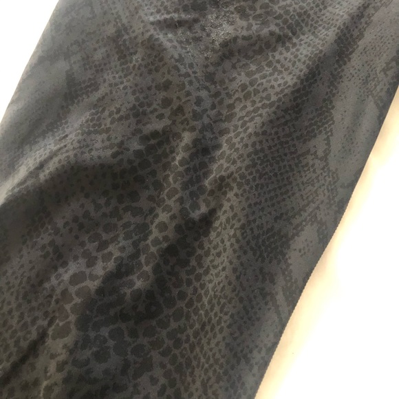 Lululemon Light Speed Tight *Full on Luxtreme - Picture 4 of 7